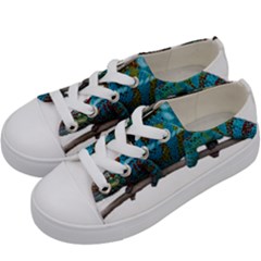 Reptile Lizard Animal Isolated Kids  Low Top Canvas Sneakers by Sapixe
