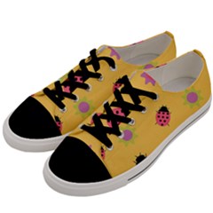 Ladybug Seamlessly Pattern Men s Low Top Canvas Sneakers by Sapixe