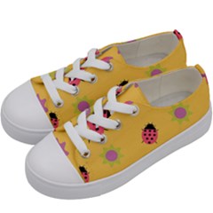Ladybug Seamlessly Pattern Kids  Low Top Canvas Sneakers by Sapixe