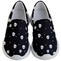 Pattern Skull Stars Halloween Gothic On Black Background Kid s Lightweight Slip Ons by genx