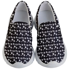 Pattern Skull Bones Halloween Gothic On Black Background Kid s Lightweight Slip Ons by genx