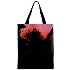 Daisies And Pink Zipper Classic Tote Bag by okhismakingart
