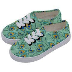 Lovely Peacock Feather Pattern With Flat Design Kids  Classic Low Top Sneakers by Vaneshart