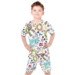 Seamless Pattern Vector With Funny Robots Cartoon Kids  Tee And Shorts Set by Vaneshart