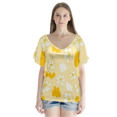 Abstract Daisy V-neck Flutter Sleeve Top by Eskimos
