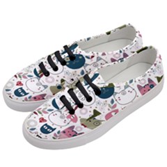 Pattern With Cute Cat Heads Women s Classic Low Top Sneakers by Jancukart