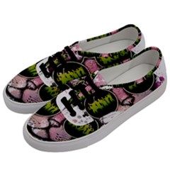 Black-cat-head Men s Classic Low Top Sneakers by Jancukart