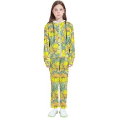 Seamless-pattern-with-graphic-spring-flowers Kids  Tracksuit by Pakemis