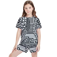 Black And White Kids  Tee And Sports Shorts Set by gasi