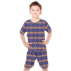 Bitcoin Logo Pattern Kids  T-shirt And Shorts Set by ExtraAwesomeSauce